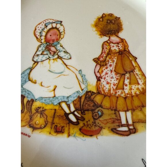 Holly Hobbie Collectors Edition Decorative Plate "The Happiest Times Vintage USA - Picture 5 of 12